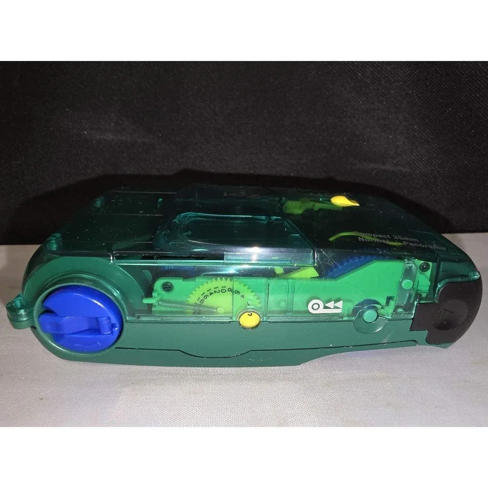 Jazz 207 Compact 35mm Film Camera Panorama Setting Built-In Flash 27mm Green